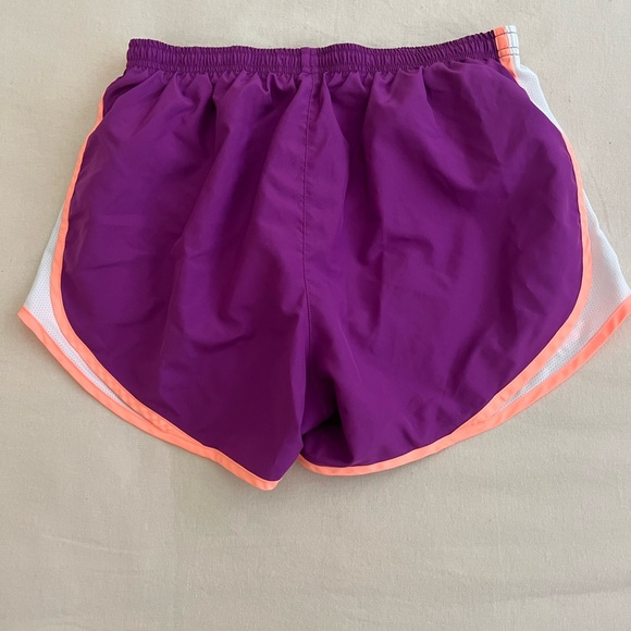 Purple Nike athletic shorts with lining. Size M. - Picture 4 of 5
